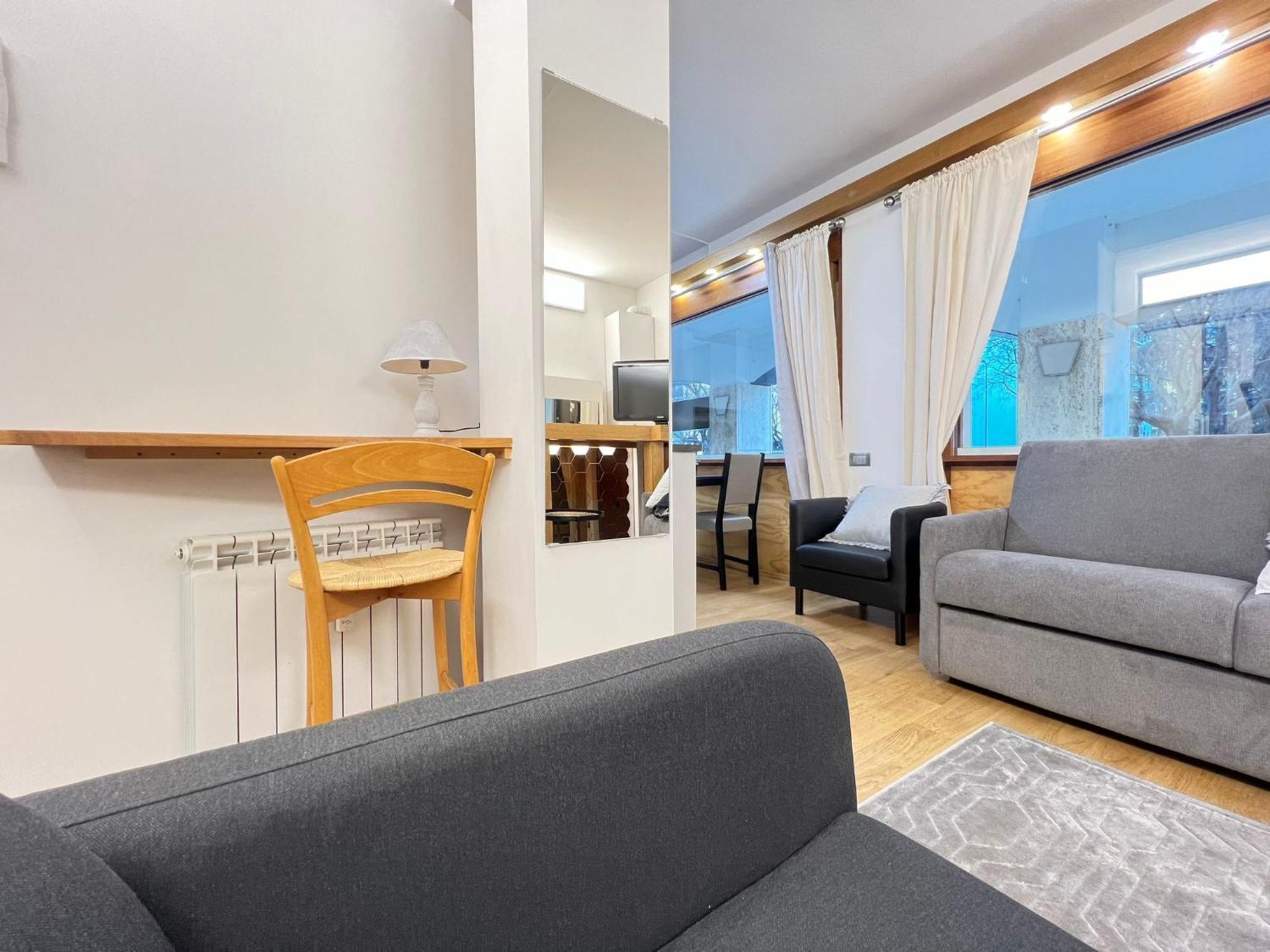 "R&P Apartment", Short Term Stay, Elegant Design, Bisceglie Metro Station, Easy For San Siro And Fiera Milano, Free Parking Экстерьер фото